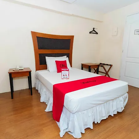 Reddoorz @ Amorsolo Makati